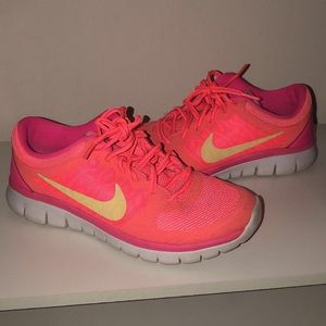 Women’s nikes